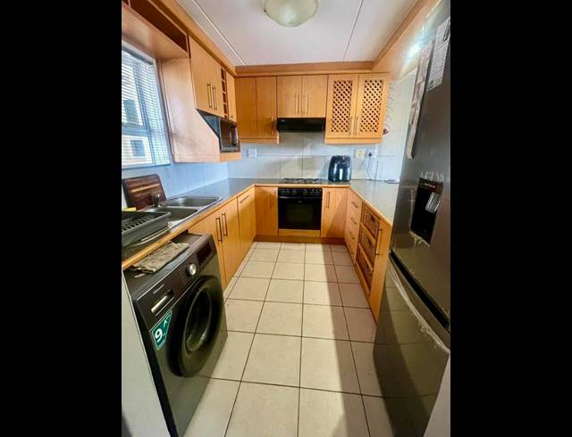 2 BEDROOM PROPERTY TO RENT IN BRACKEN HEIGHTS